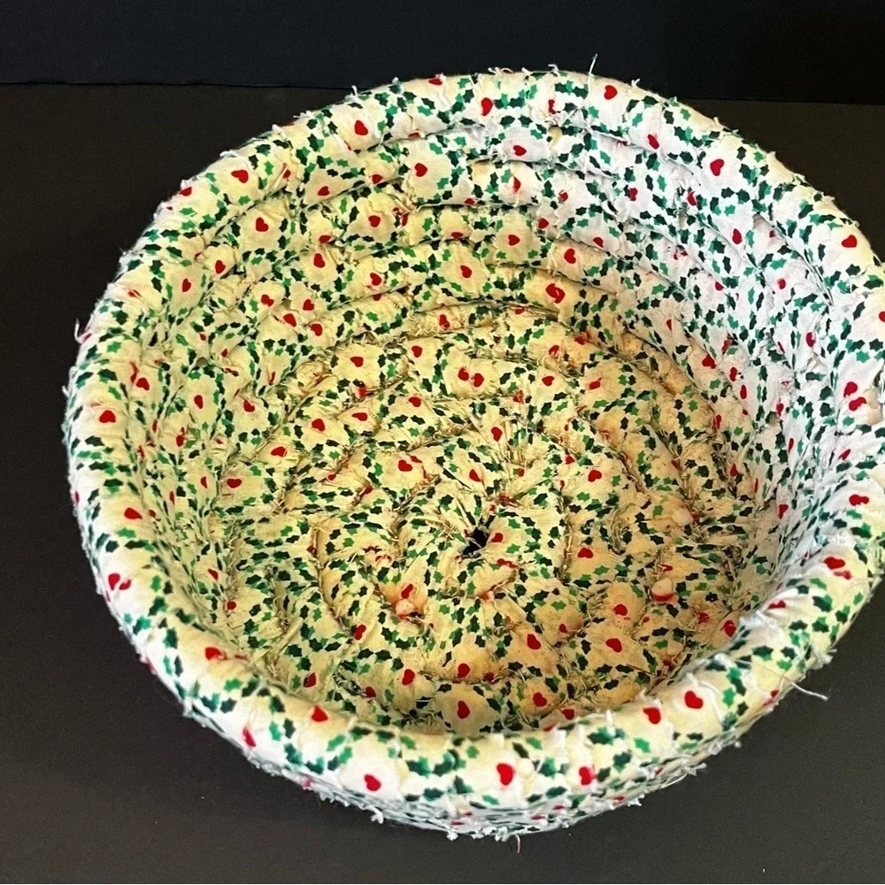 Handmade Coiled Fabric Rope Bowl Basket Christmas White Red Green Holiday Heart